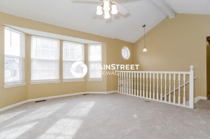 4900 N Fremont Ave - Photo 6 of 17