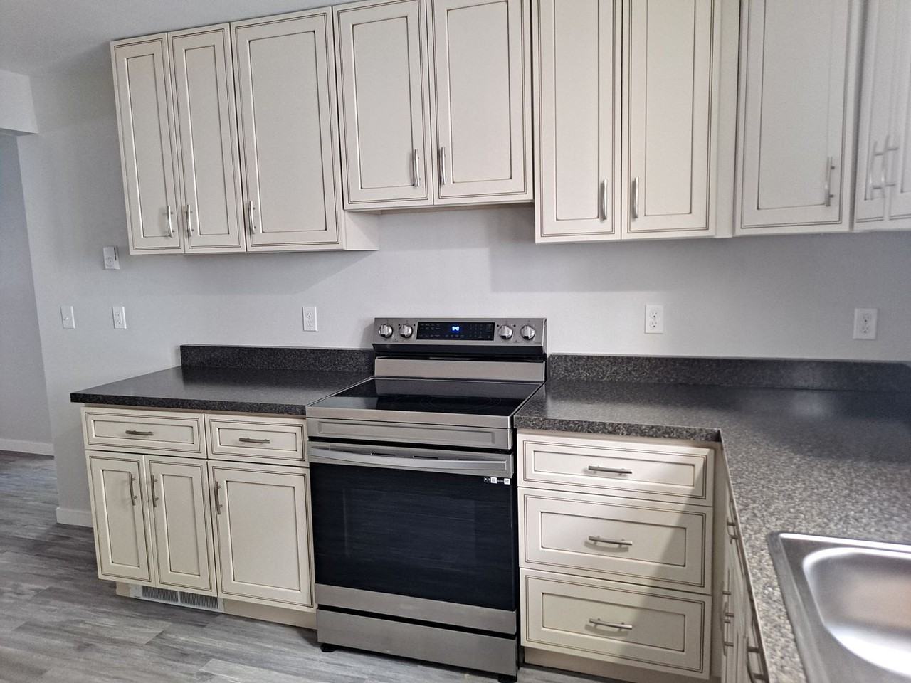 306 306 N 9th B1 - Photo 2 of 6