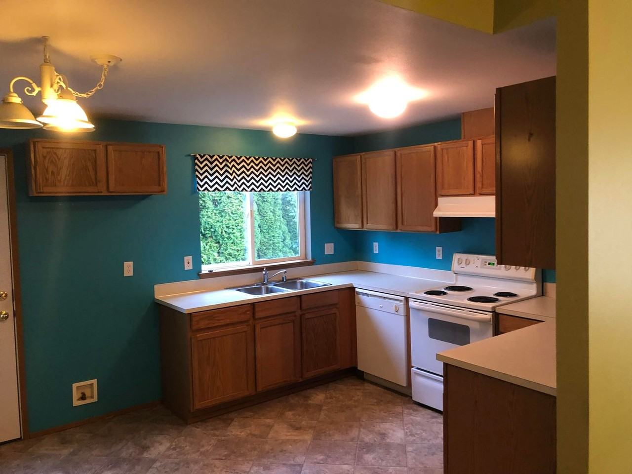 750 Westpoint Ct - Photo 5 of 10