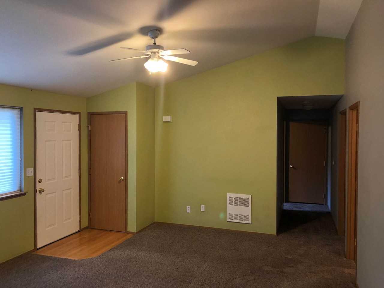 750 Westpoint Ct - Photo 6 of 10