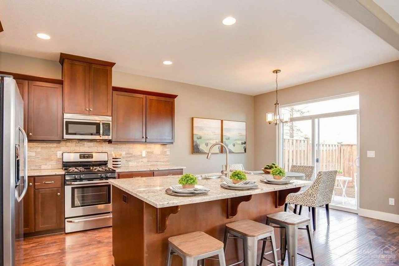 1076 Se Leonel Ln - Photo 7 of 21