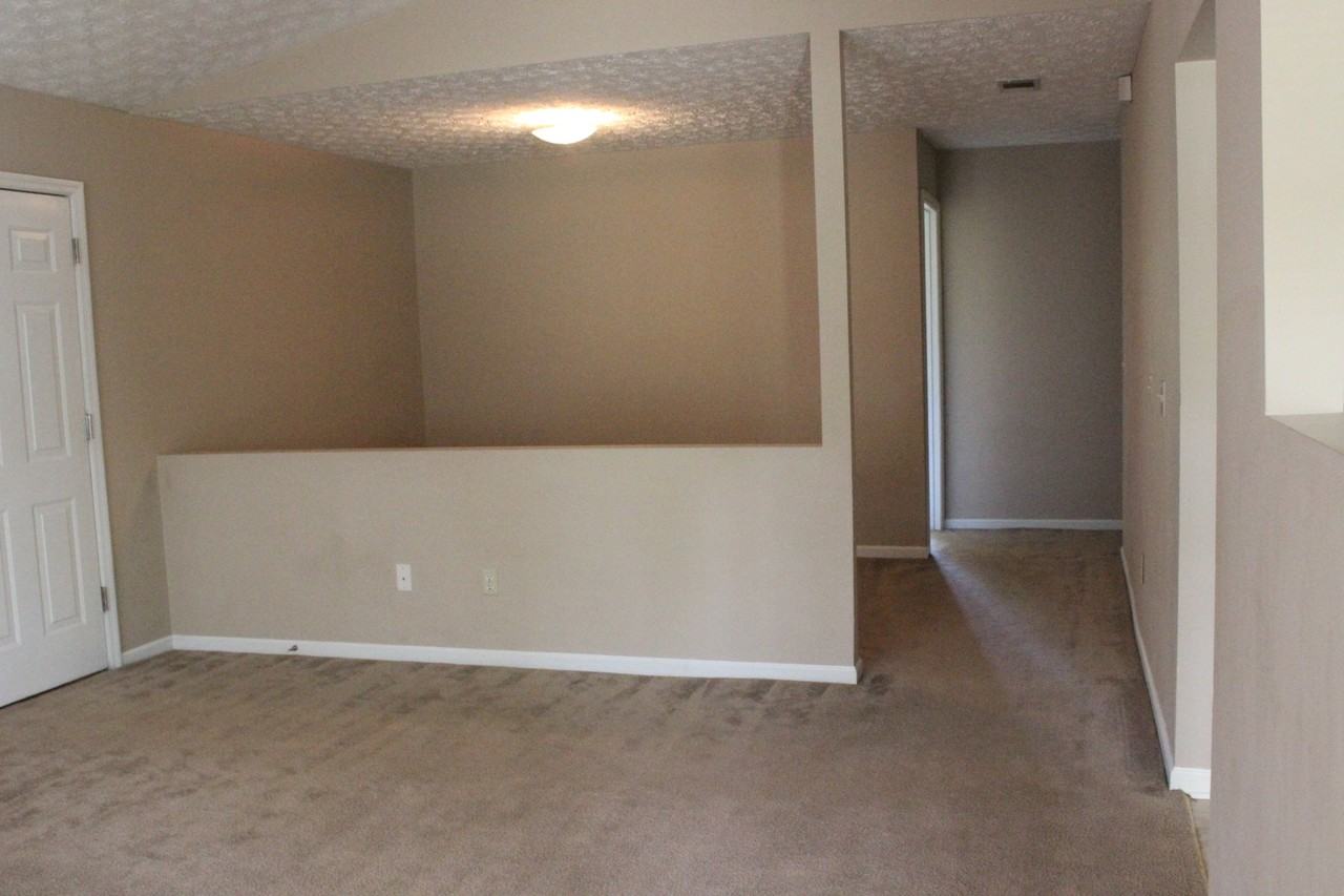 69 Pamela Dr - Photo 3 of 32
