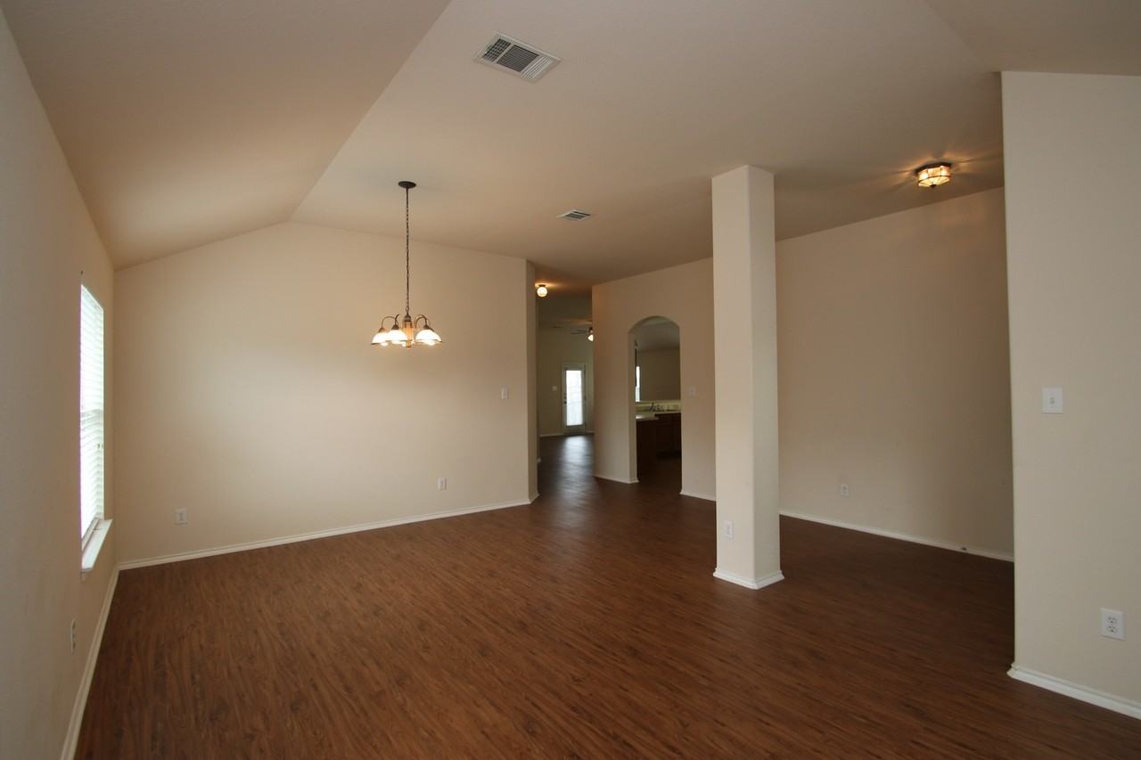 1528 Haynie Bnd - Photo 4 of 30