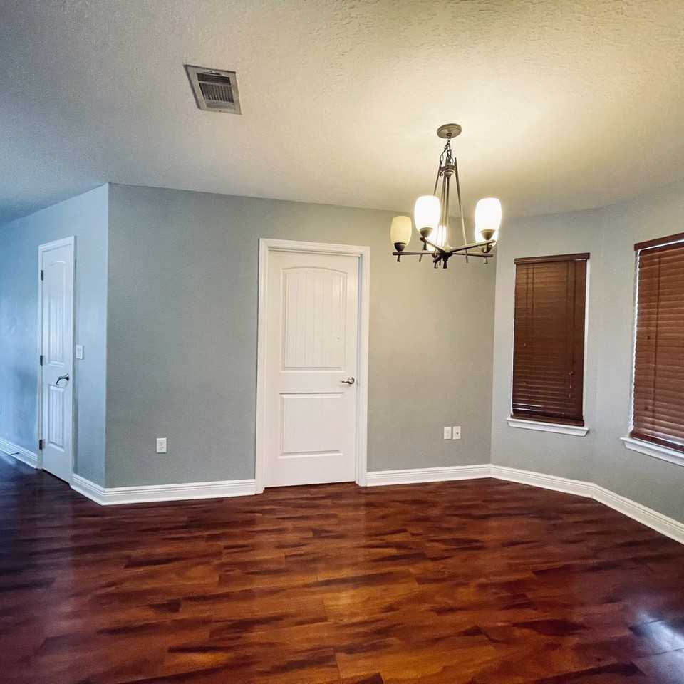 2386 Barberee Dr - Photo 3 of 23