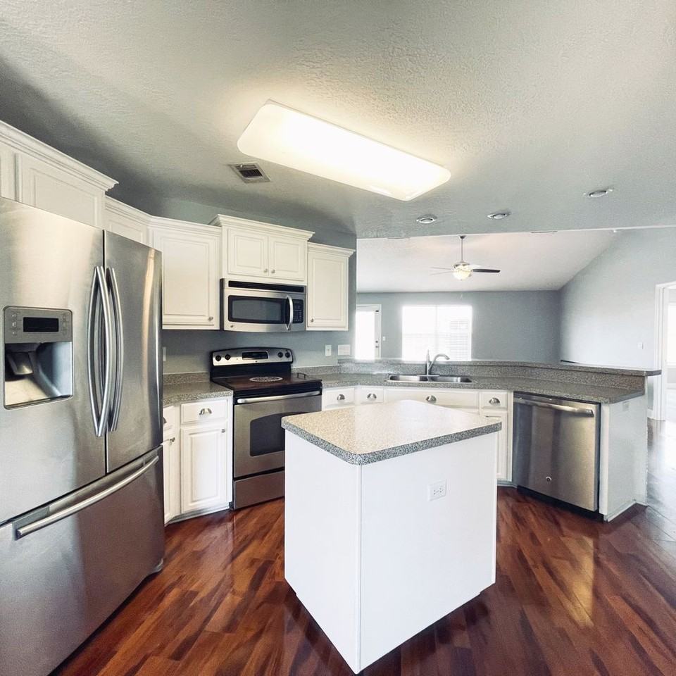 2386 Barberee Dr - Photo 6 of 23