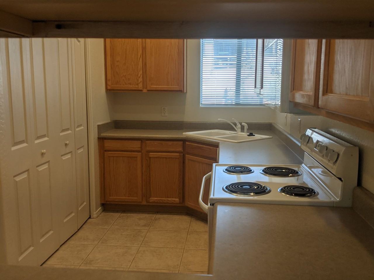 4960 Summit Cir - Photo 5 of 28