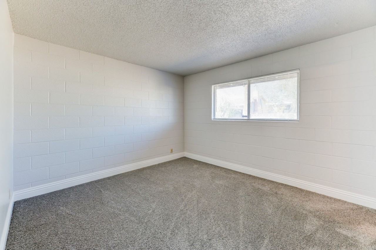 4417 Berkley Ave - Photo 3 of 15