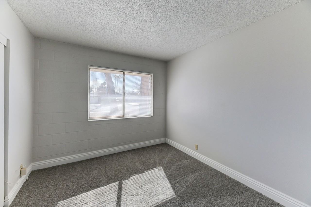 4417 Berkley Ave - Photo 6 of 15