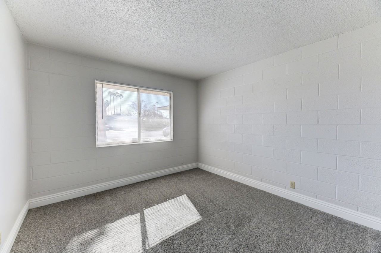 4417 Berkley Ave - Photo 6 of 15