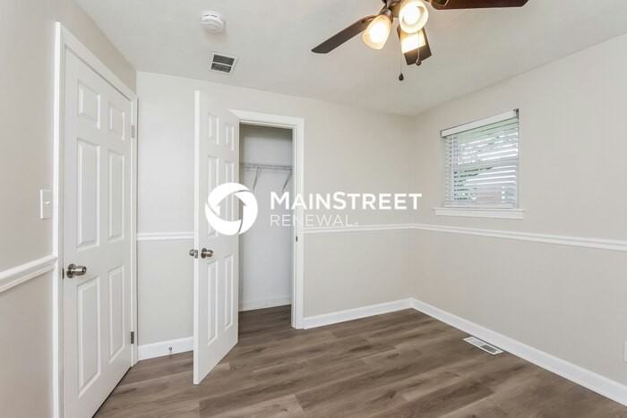 3222 Patricia Dr - Photo 7 of 15