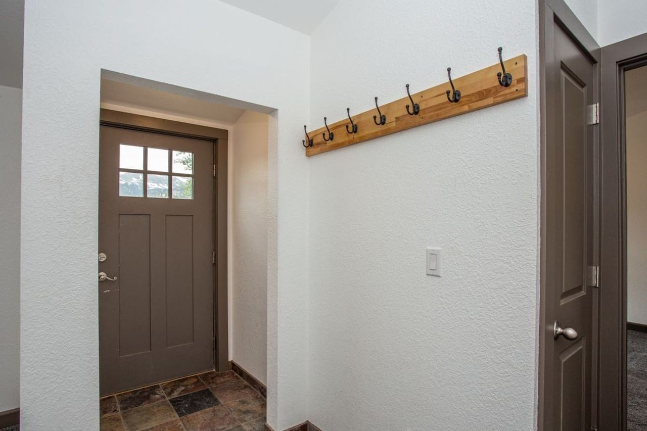 106 Reliance Dr - Photo 2 of 25
