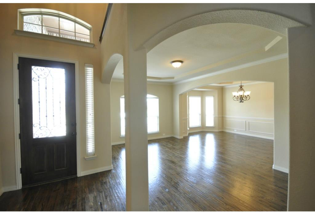 600 Falcon Dr - Photo 2 of 24