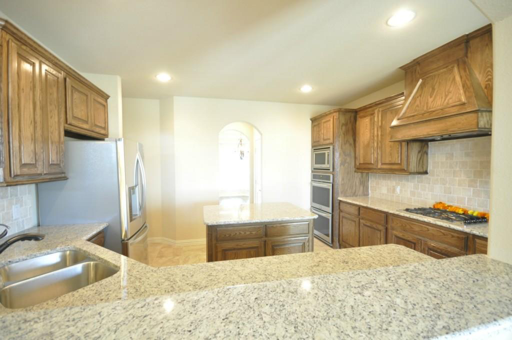 600 Falcon Dr - Photo 7 of 24