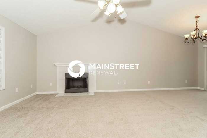 2401 Bethune Cir - Photo 2 of 18
