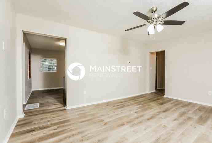 1171 Lakeview Dr - Photo 4 of 16