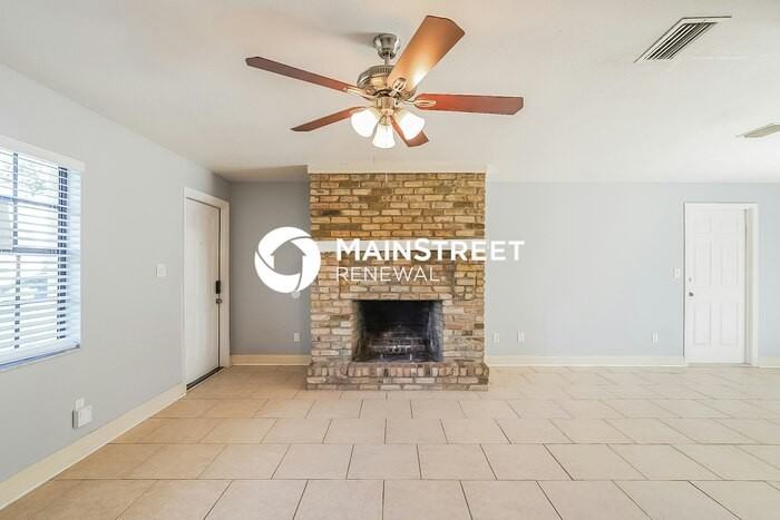 7326 Carillon Ave - Photo 4 of 16