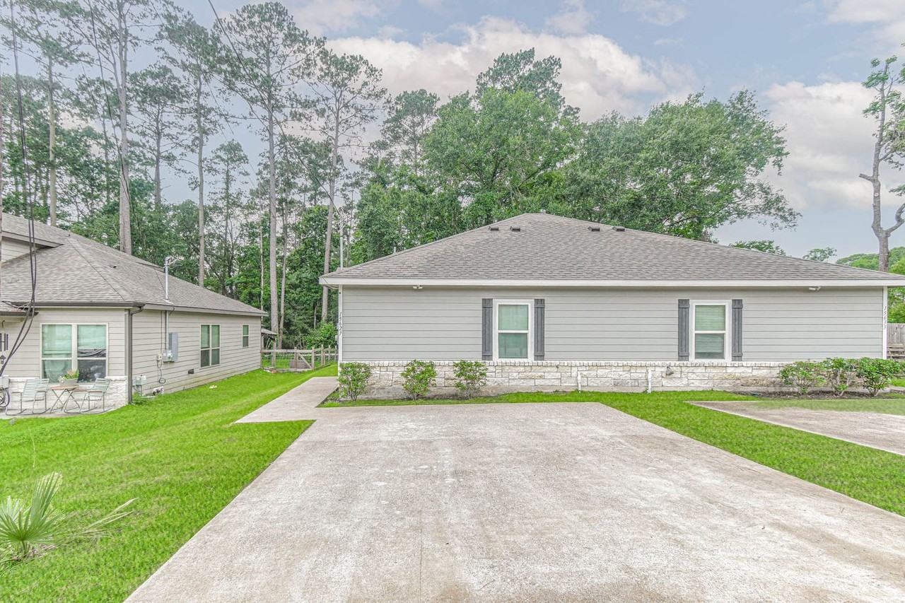 15627 Sycamore Dr - Photo 2 of 23