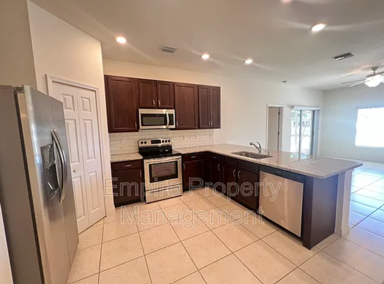 2827 Algardi Ln - Photo 4 of 15