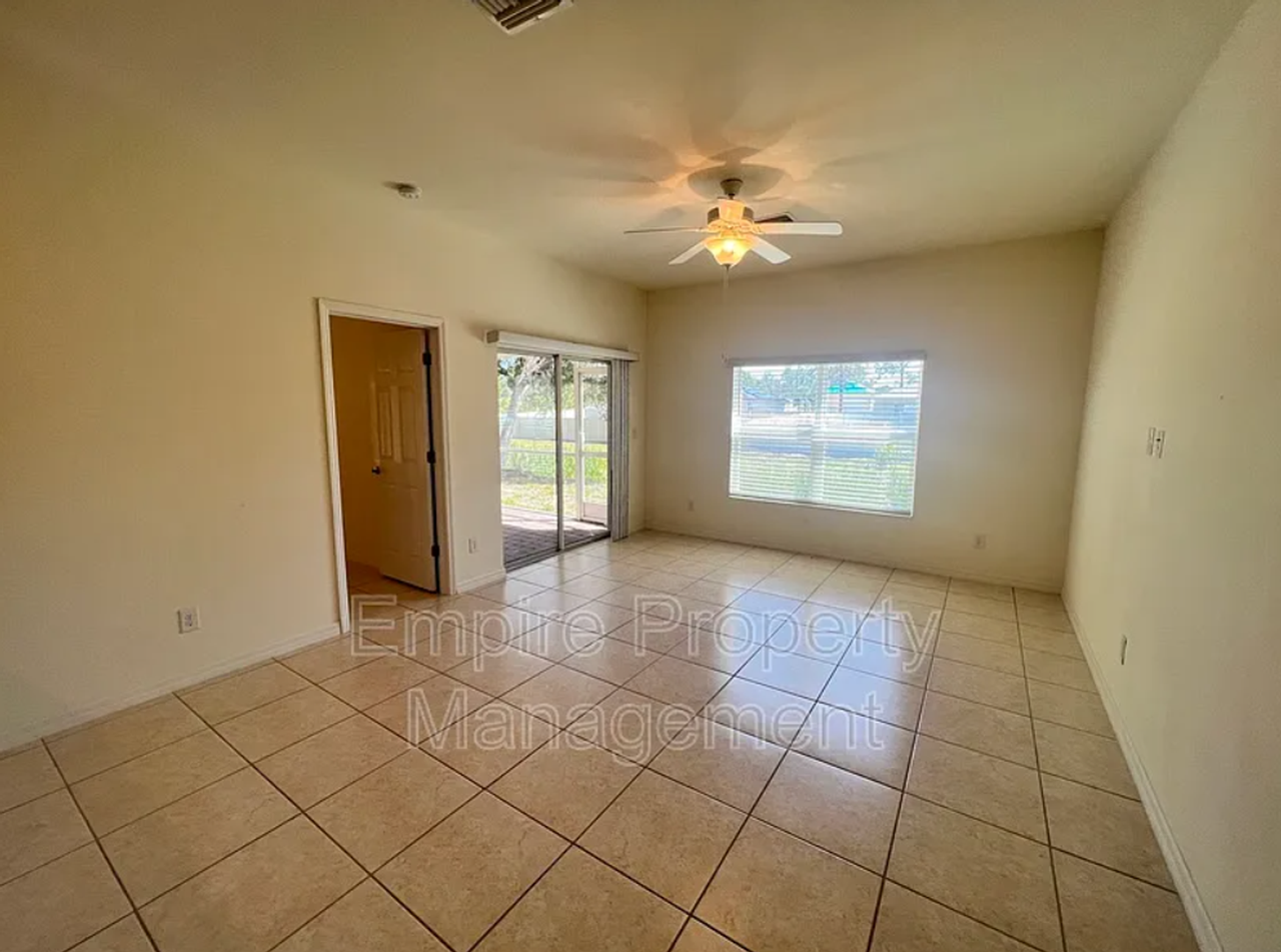 2827 Algardi Ln - Photo 6 of 15