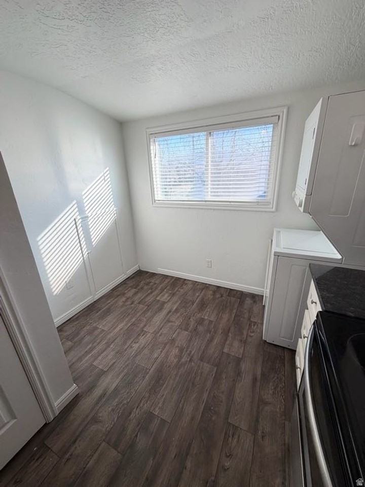 Modern Living in a Prime Salt Lake City Location - Photo 6 of 32