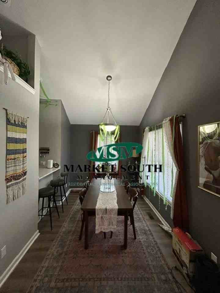 738 E Anderson St - Photo 4 of 17