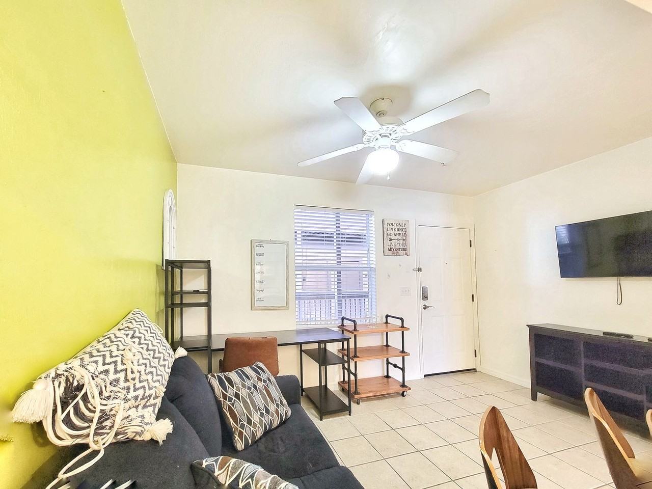1220 Sw 1st Ave - Photo 2 of 17