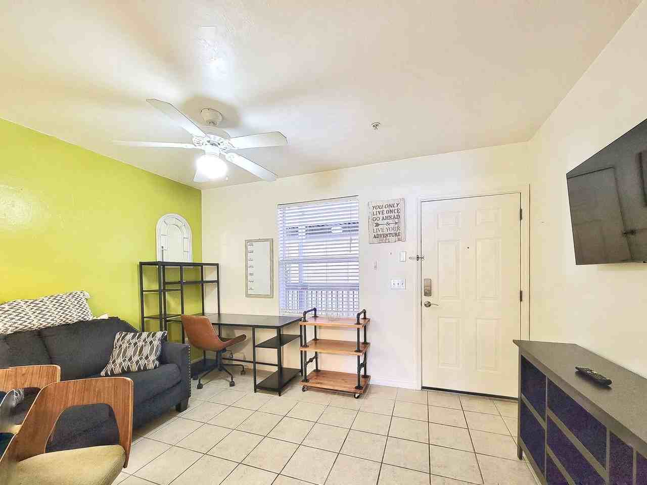 1220 Sw 1st Ave - Photo 4 of 17