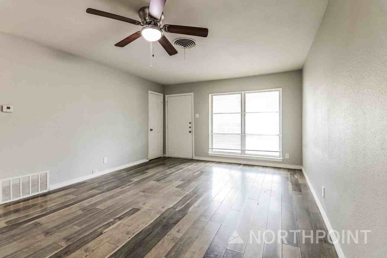 1435 Whispering Trl - Photo 5 of 16