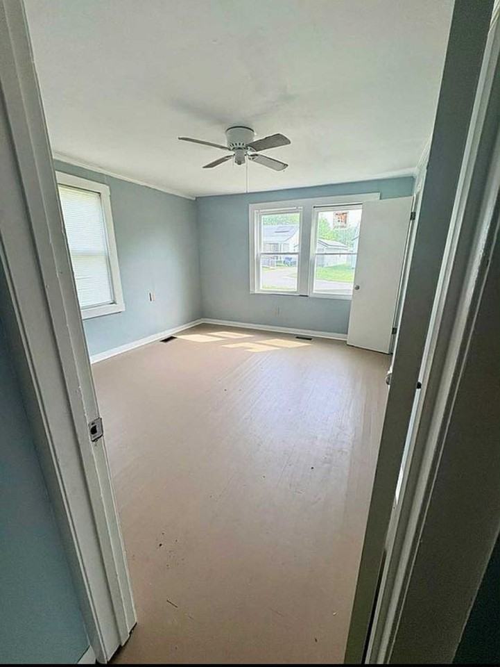 109 Lloyd St - Photo 3 of 7