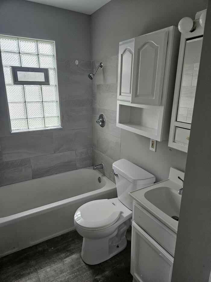 743 Hanley St - Photo 2 of 6