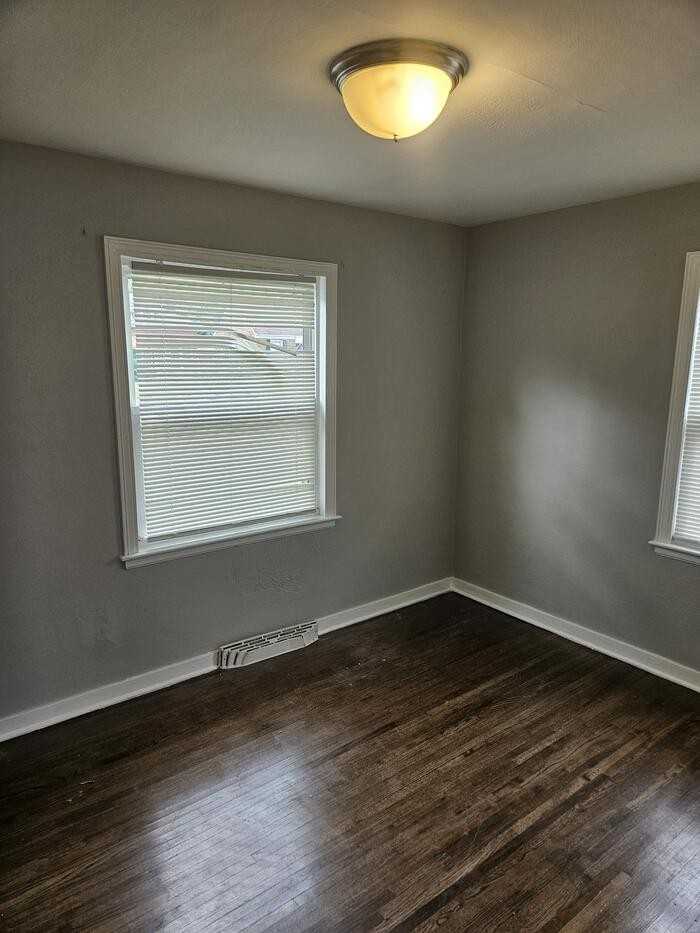 743 Hanley St - Photo 3 of 6
