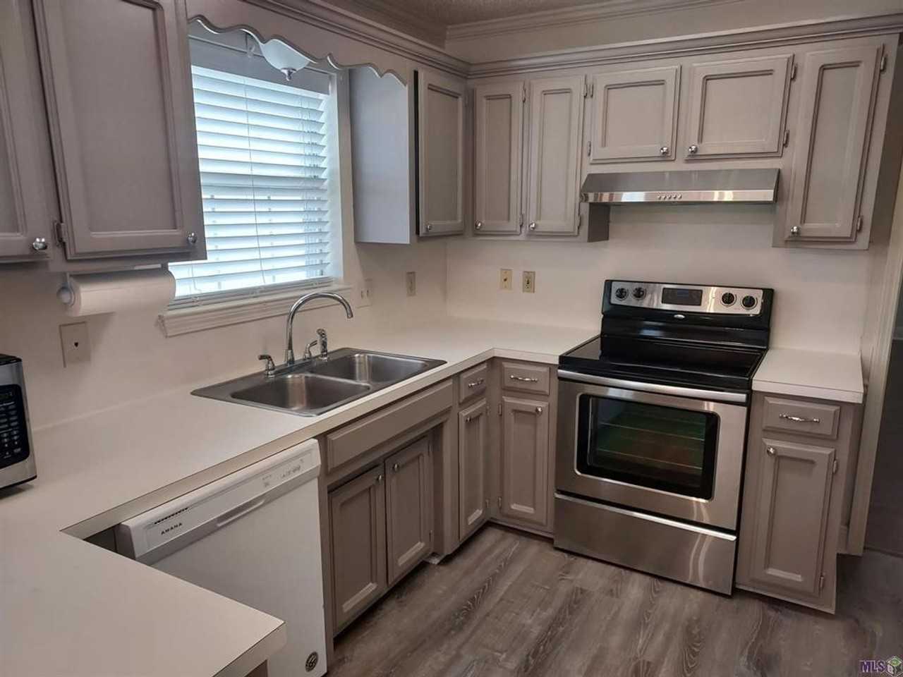 8538 Kaylynn Ave - Photo 2 of 4