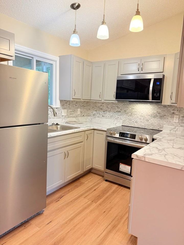 1369 Great Warrior Dr - Photo 2 of 11