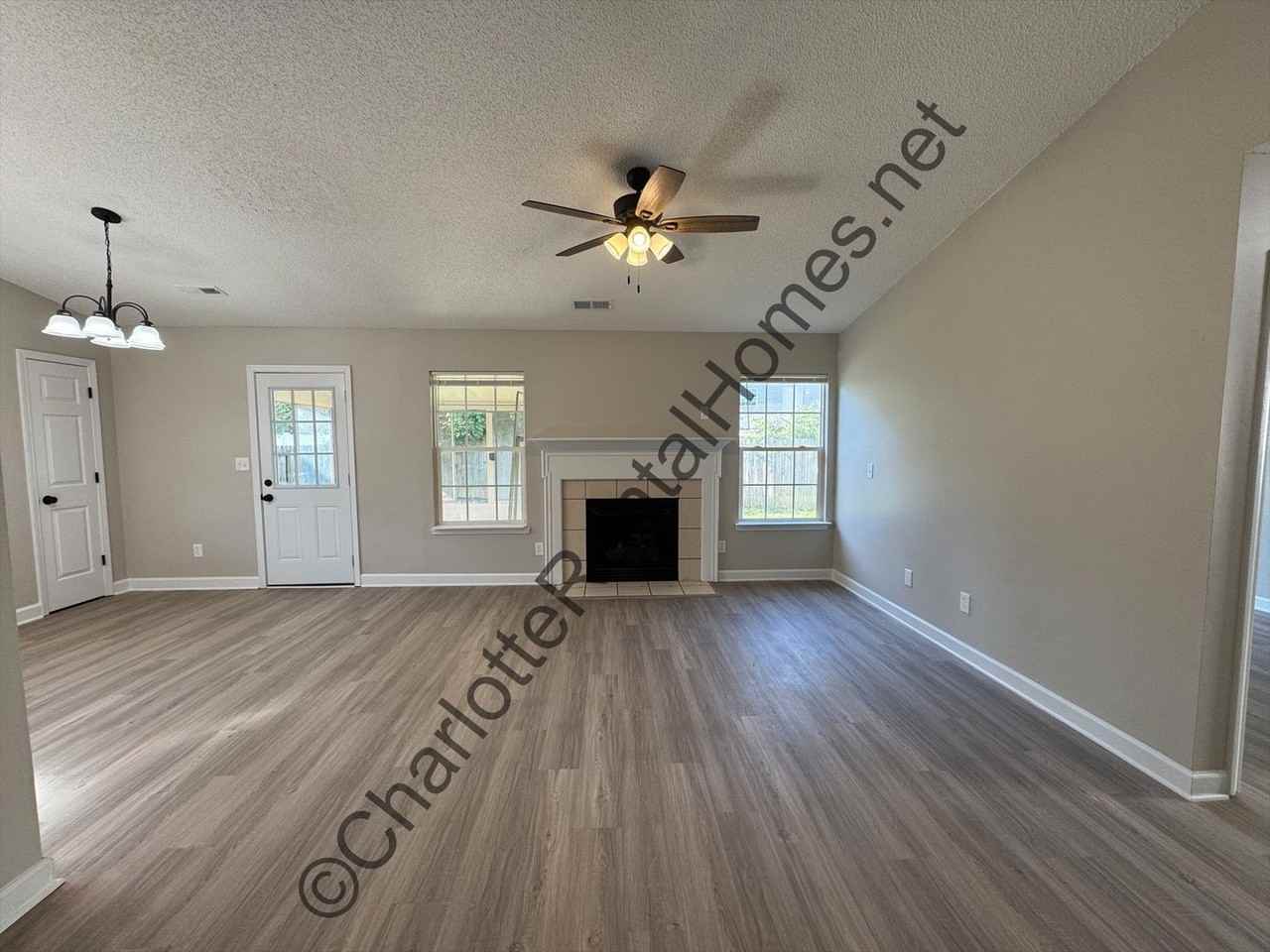 6812 Malagant Ln - Photo 3 of 12