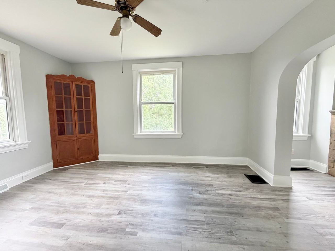 3139 Gaff Ave - Photo 4 of 12