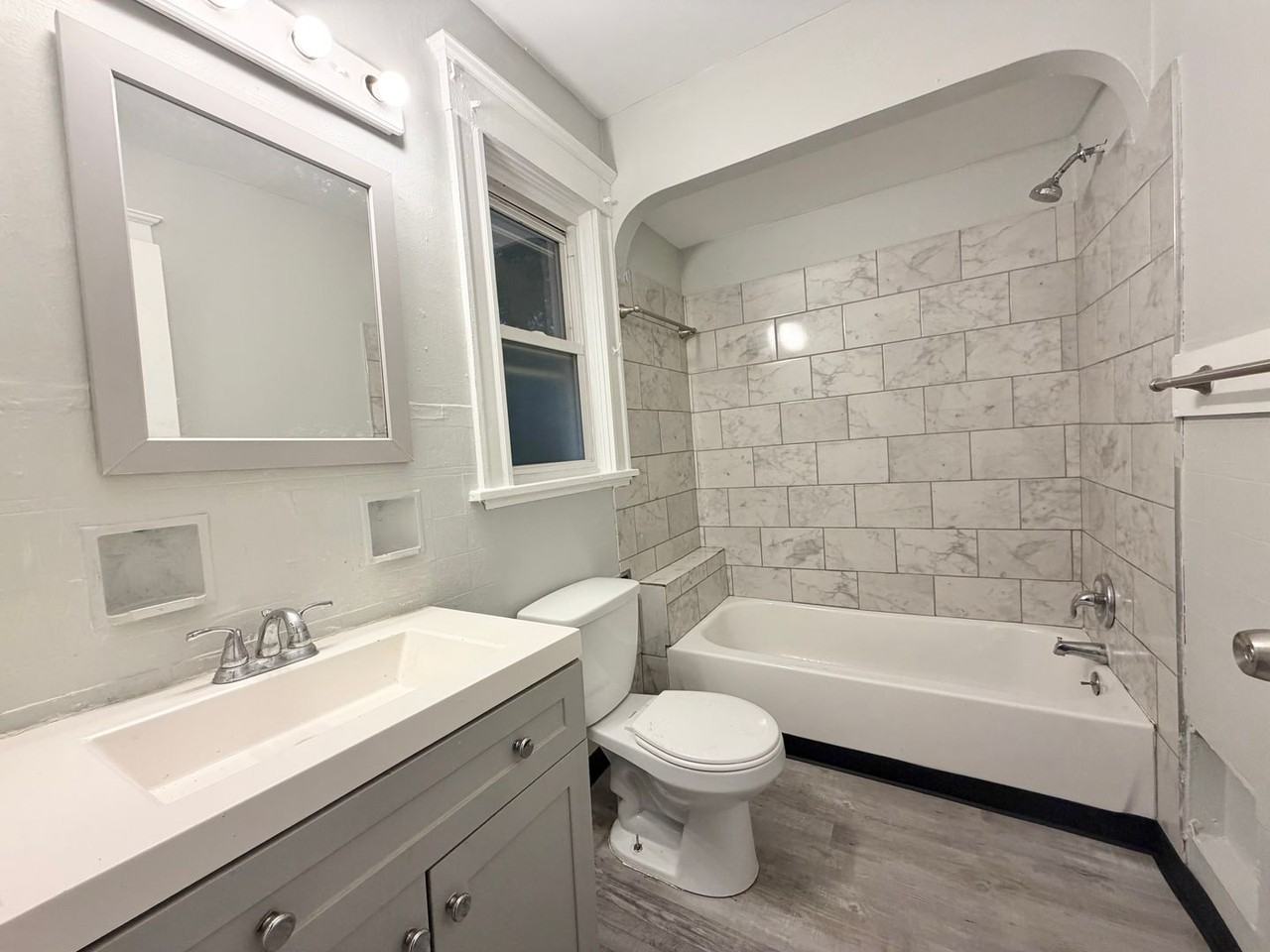 3139 Gaff Ave - Photo 6 of 12