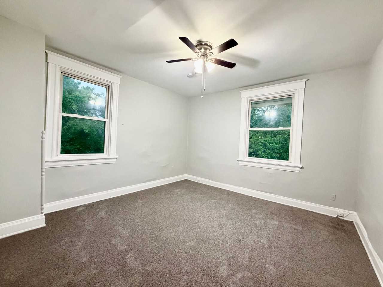 3139 Gaff Ave - Photo 7 of 12