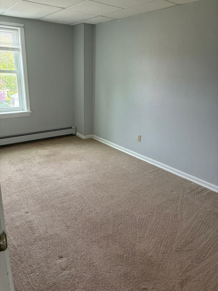 West Grandview Realty - Photo 2 of 7