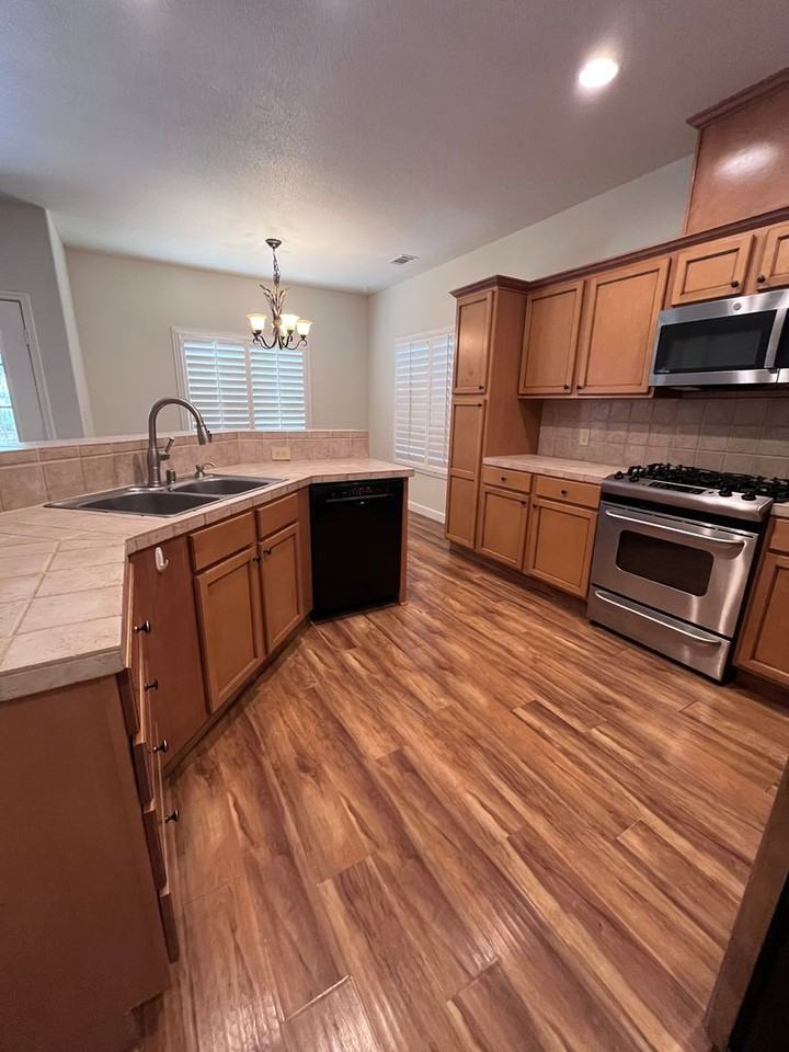 9292 Loma Ln - Photo 3 of 15
