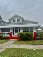 featured image of 1915 Des Moines Ave
