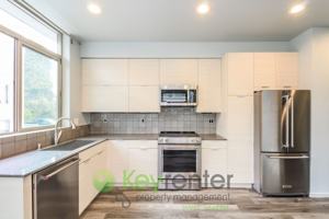 featured image of 5259 Fauntleroy Way Sw