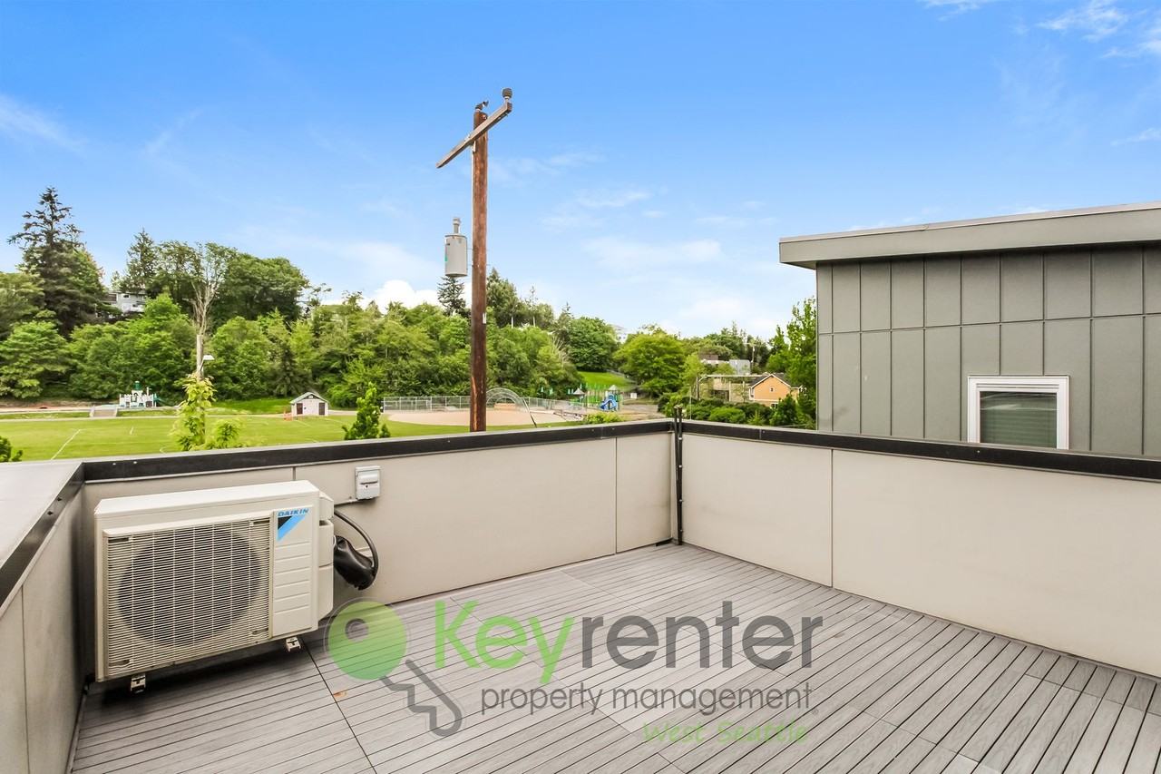 5259 Fauntleroy Way Sw - Photo 3 of 32