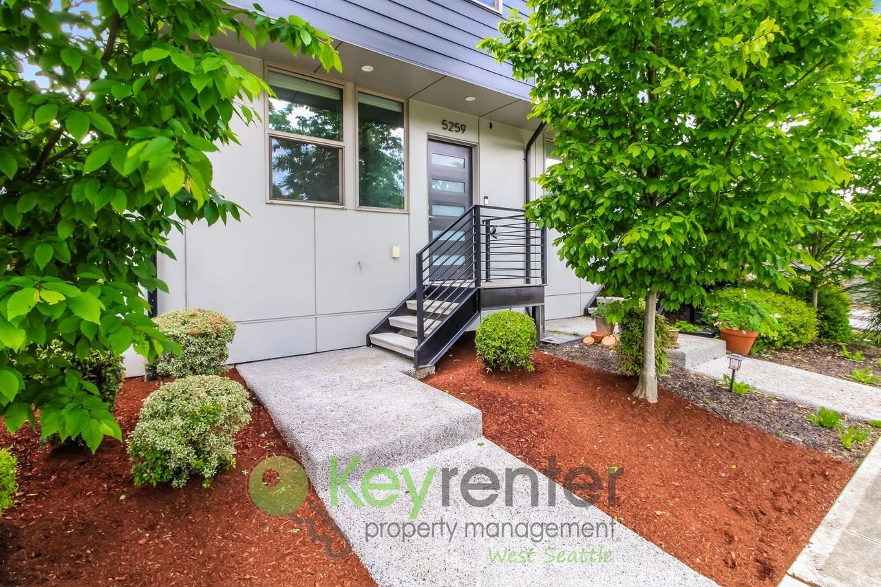 5259 Fauntleroy Way Sw - Photo 4 of 32