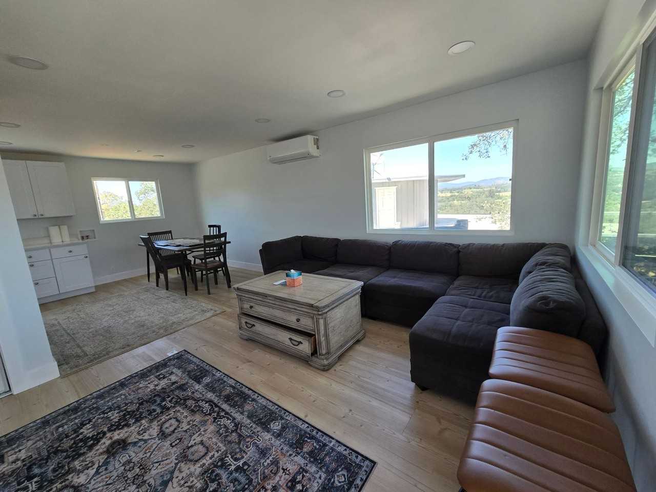 4711 Colleen Ct - Photo 3 of 33