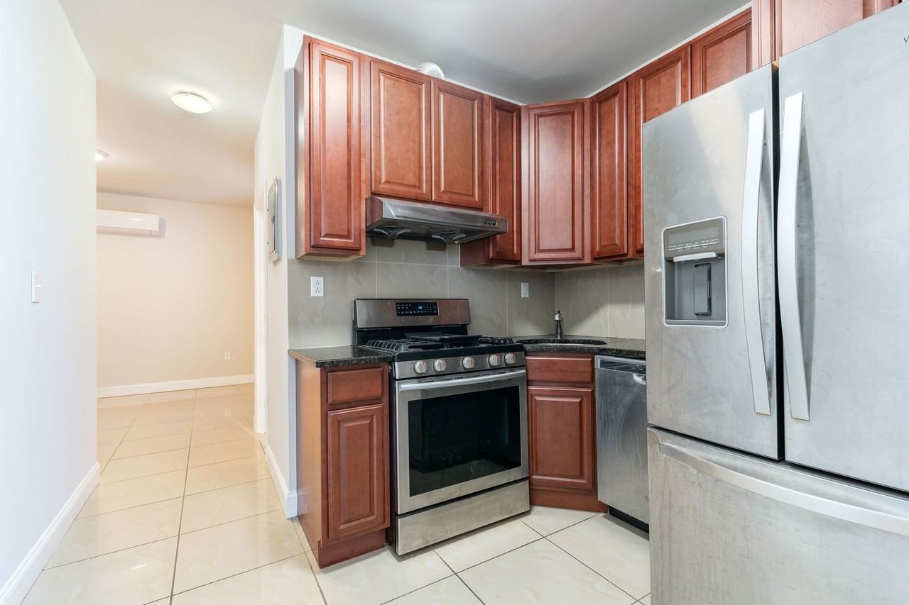 3803 Haverford Ave - Photo 3 of 44