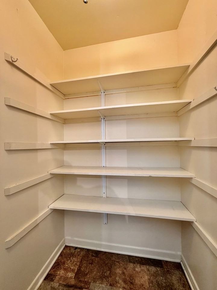 1224 Academy St - Photo 7 of 19