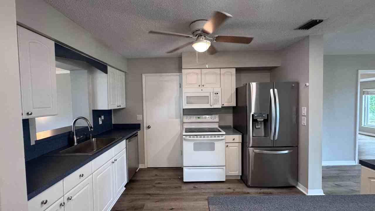 2137 Laden Rd - Photo 2 of 20
