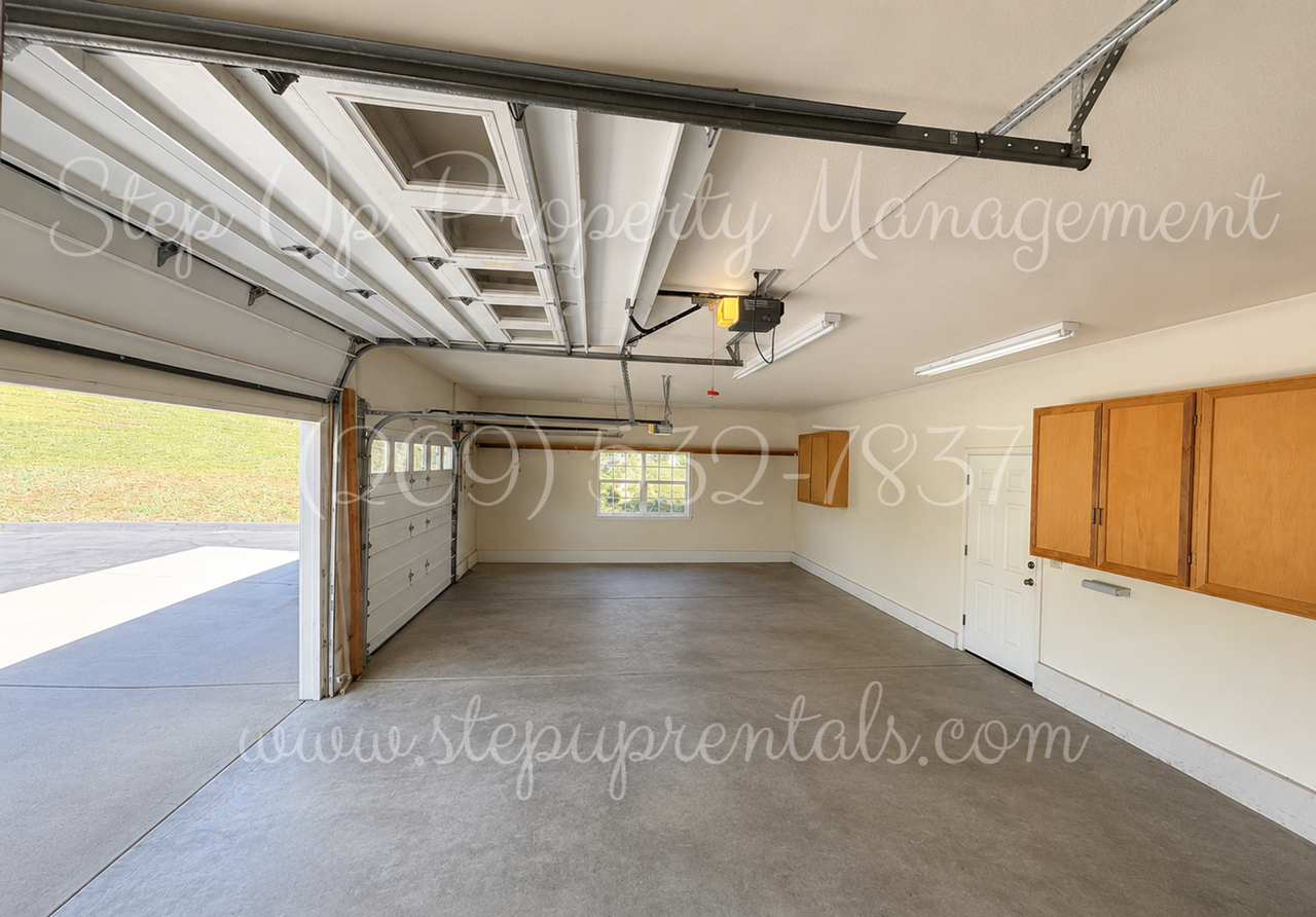 15989 Tomahawk Ct - Photo 5 of 35