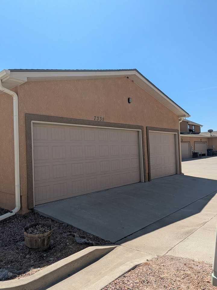 7335 Legacy Pt - Photo 2 of 20