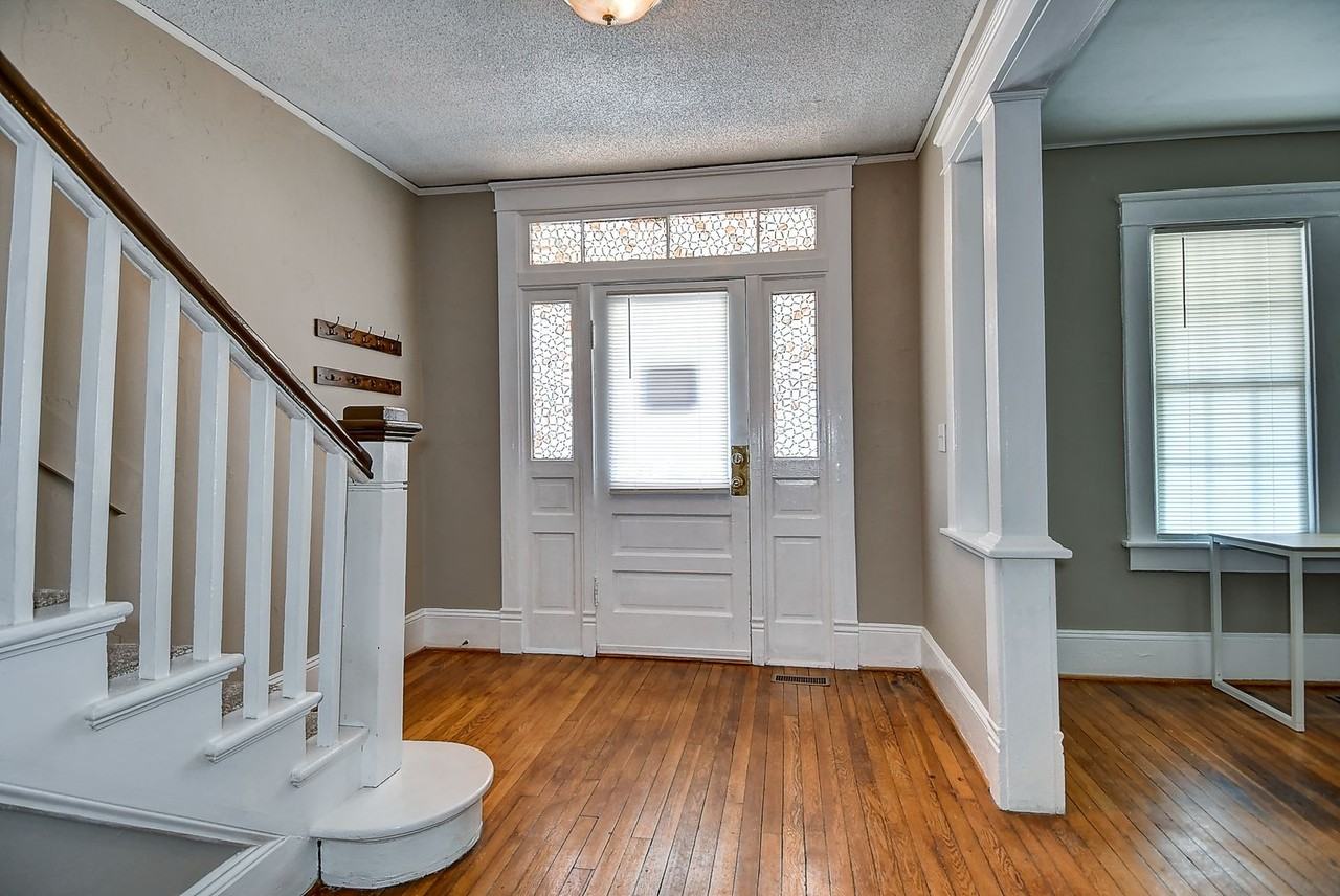 824 50th St - Photo 5 of 38